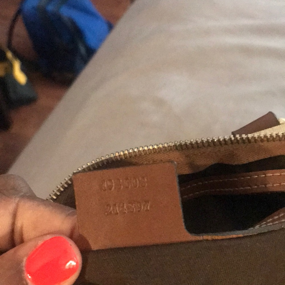 Vintage Gucci damier 30” bag - Picture 8 of 8